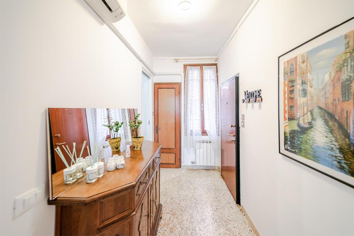 Delightful At 5 Mins From Rialto Bridge Apartment Venice