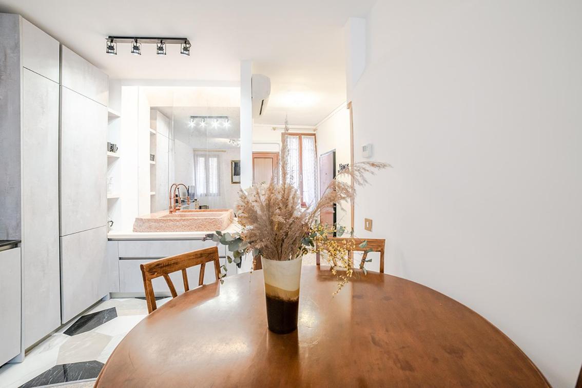 Apartment Delightful At 5 Mins From Rialto Bridge *